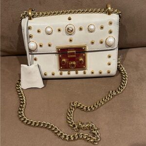 🔥24HR SALE🔥 Gucci pearl padlock White and Gold Studded 2way bag